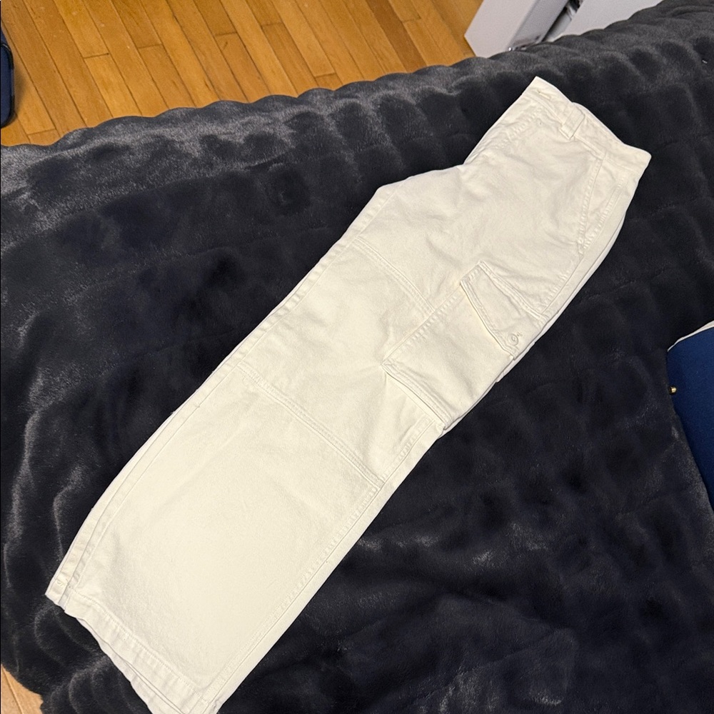 TNA Women's Cream/white cargo pants. Never worn. Brand new